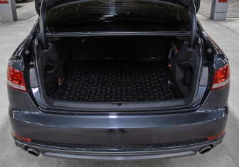 Подержанный автомобиль Audi A4 Sedan 2016 года (10 фото)