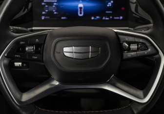 Подержанный автомобиль Geely Preface 2024 года (9 фото)