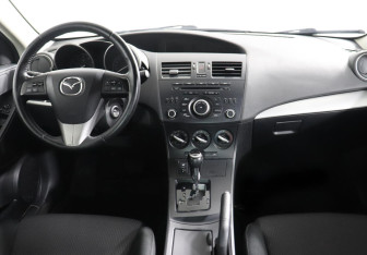 Подержанный автомобиль Mazda 3 Sedan 2012 года (6 фото)