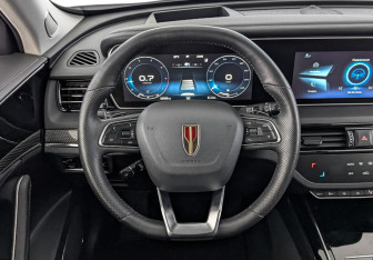 Подержанный автомобиль Hongqi HS5 2023 года (22 фото)