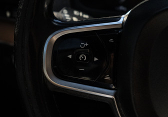 Подержанный автомобиль Volvo XC90 2016 года (26 фото)