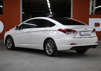 Подержанный автомобиль Hyundai i40 Sedan 2015 года (7 фото)