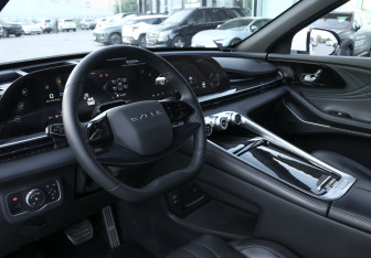 Подержанный автомобиль Exeed RX 2023 года (13 фото)