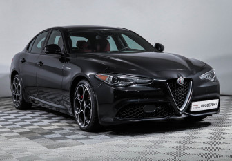 Подержанный автомобиль Alfa Romeo Giulia 2023 года (3 фото)