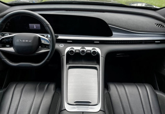 Подержанный автомобиль Exeed TXL 2024 года (12 фото)