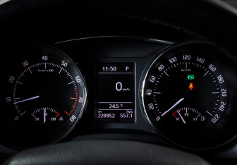 Подержанный автомобиль Skoda Superb Liftback 2014 года (16 фото)