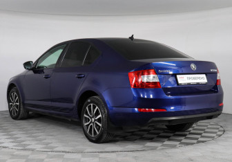 Подержанный автомобиль Skoda Octavia Liftback 2016 года (7 фото)
