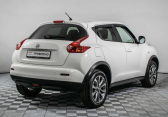 Подержанный автомобиль Nissan Juke 2013 года (5 фото)