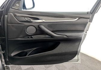 Подержанный автомобиль BMW X5 2016 года (25 фото)