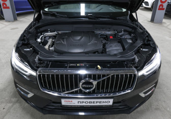 Подержанный автомобиль Volvo XC60 2019 года (9 фото)
