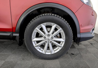 Подержанный автомобиль Nissan Qashqai 2016 года (18 фото)