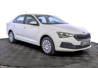 Подержанный автомобиль Skoda Rapid Liftback 2021 года (3 фото)