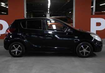 Подержанный автомобиль Hyundai i20 2009 года (4 фото)