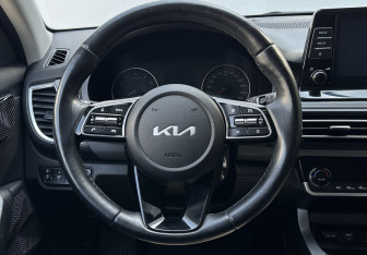 Подержанный автомобиль Kia Seltos 2021 года (12 фото)