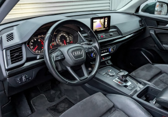 Подержанный автомобиль Audi Q5 2018 года (15 фото)