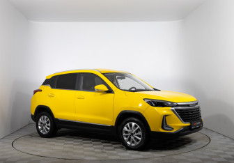 Подержанный автомобиль BAIC X35 2023 года (3 фото)