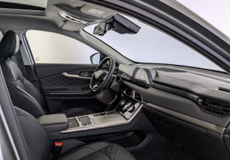 Подержанный автомобиль Exeed TXL 2023 года (13 фото)