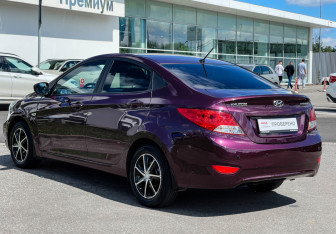 Подержанный автомобиль Hyundai Solaris Sedan 2013 года (7 фото)