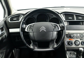 Подержанный автомобиль Citroen C4 Sedan 2016 года (8 фото)