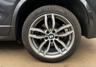 Подержанный автомобиль BMW X4 2018 года (14 фото)