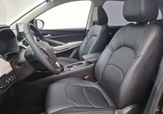 Подержанный автомобиль Chevrolet Captiva 2022 года (10 фото)