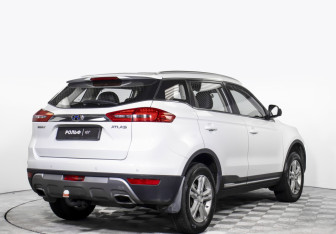 Подержанный автомобиль Geely Atlas 2018 года (5 фото)