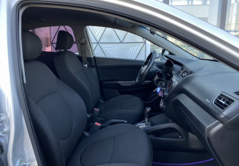 Подержанный автомобиль Kia Rio Sedan 2014 года (20 фото)