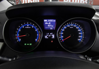 Подержанный автомобиль Hyundai i30 Hatchback 2015 года (13 фото)