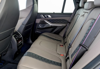 Подержанный автомобиль BMW X5 M 2020 года (12 фото)