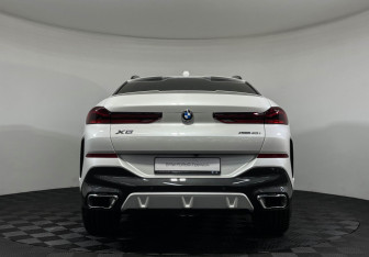 Новый BMW X6 2025 (4 фото)