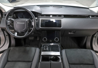 Подержанный автомобиль Land Rover Range Rover Velar 2019 года (15 фото)