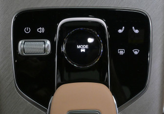Подержанный автомобиль Jaecoo J8 2024 года (17 фото)