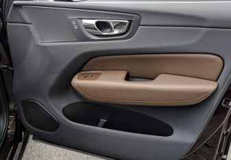 Подержанный автомобиль Volvo XC60 2019 года (23 фото)