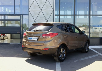 Подержанный автомобиль Hyundai ix35 2013 года (5 фото)