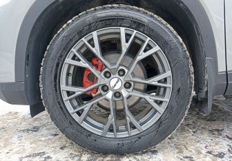 Подержанный автомобиль Omoda C5 2023 года (9 фото)