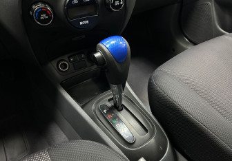 Подержанный автомобиль Kia Rio Hatchback 2007 года (16 фото)