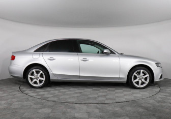 Подержанный автомобиль Audi A4 Sedan 2011 года (4 фото)