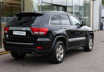 Подержанный автомобиль Jeep Grand Cherokee 2010 года (5 фото)