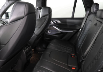 Подержанный автомобиль BMW X5 M 2021 года (13 фото)