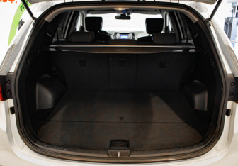 Подержанный автомобиль Hyundai Santa Fe 2013 года (28 фото)