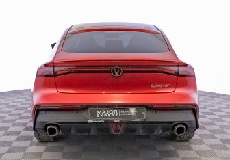 Подержанный автомобиль Changan UNI-V 2023 года (6 фото)