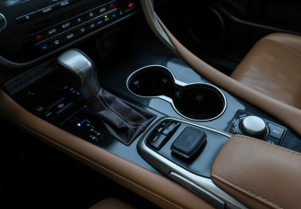 Подержанный автомобиль Lexus RX 2017 года (26 фото)