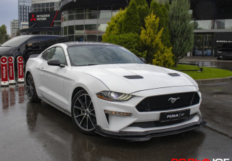 Подержанный автомобиль Ford Mustang Coupe 2020 года (32 фото)