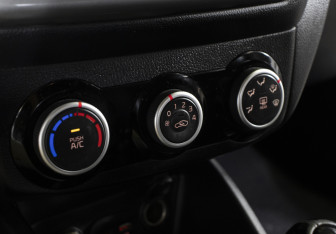 Подержанный автомобиль Kia Rio Sedan 2016 года (16 фото)