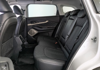 Подержанный автомобиль Exeed TXL 2023 года (18 фото)