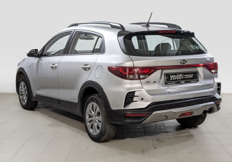 Подержанный автомобиль Kia Rio Hatchback 2021 года (6 фото)