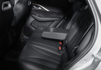 Подержанный автомобиль Omoda C5 2023 года (10 фото)