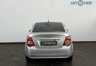 Подержанный автомобиль Chevrolet Aveo Sedan 2012 года (7 фото)