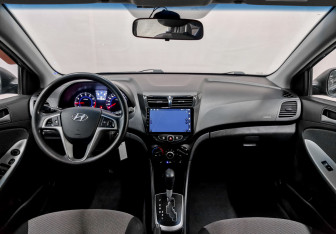 Подержанный автомобиль Hyundai Solaris Hatchback 2014 года (14 фото)