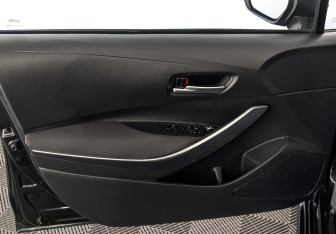 Подержанный автомобиль Toyota Corolla Sedan 2021 года (19 фото)